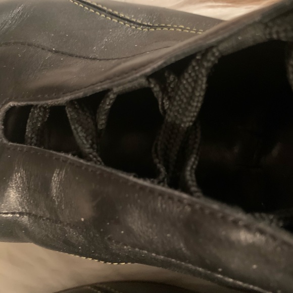 LOUIS VUITTON MALE BLACK LEATHER SHOES. - Picture 4 of 8